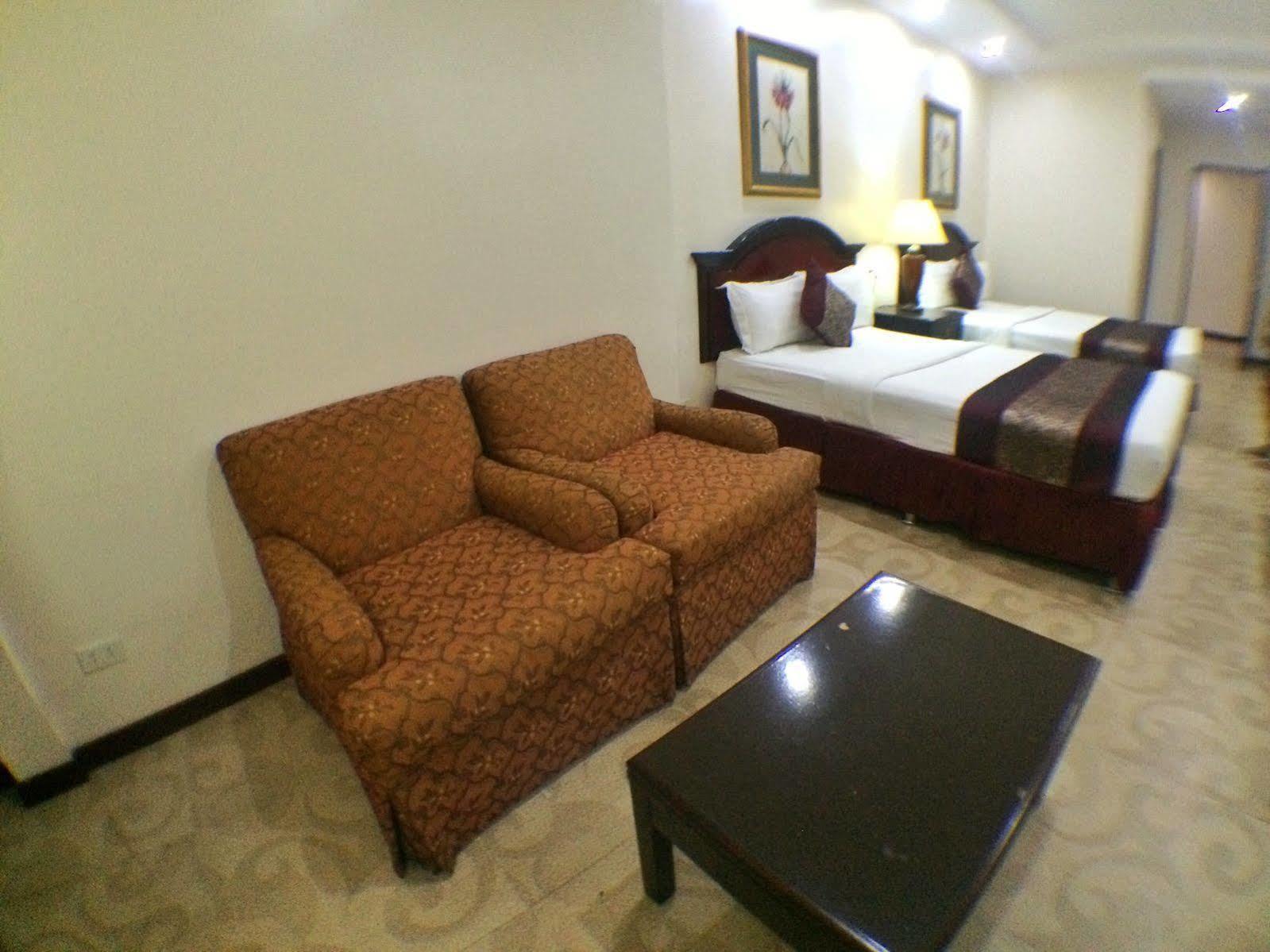 אולונגפו Cindy Kelly Hotel מראה חיצוני תמונה