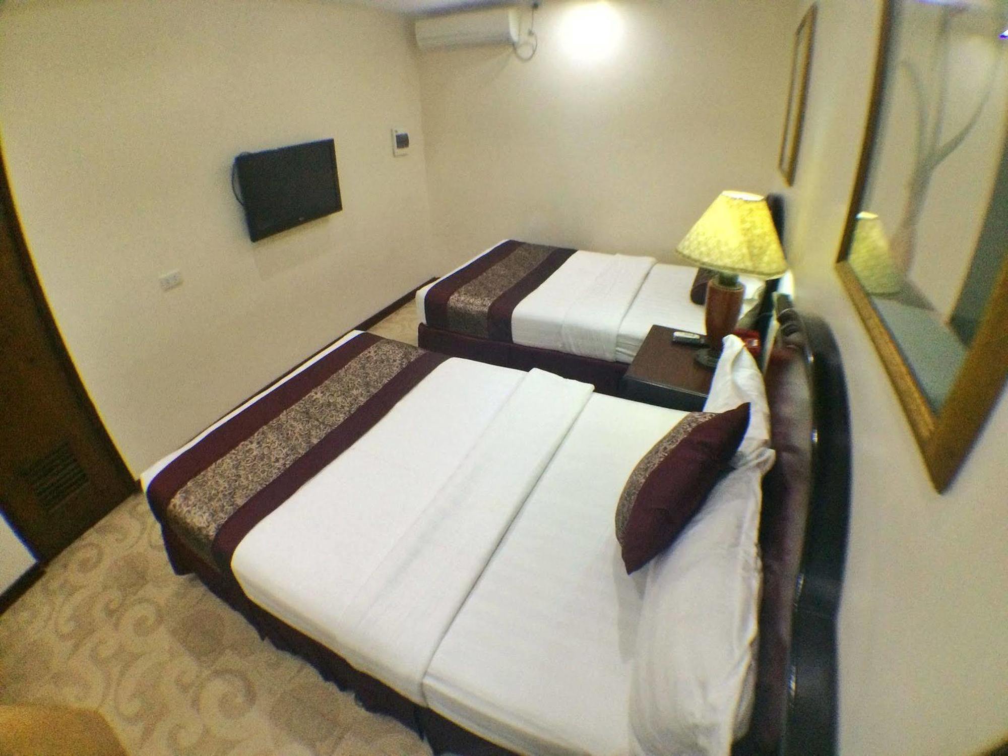 אולונגפו Cindy Kelly Hotel מראה חיצוני תמונה